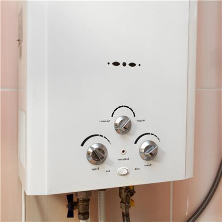 ติดตั้งเครื่องทำน้ำร้อนมากกว่า 6000 วัตต์