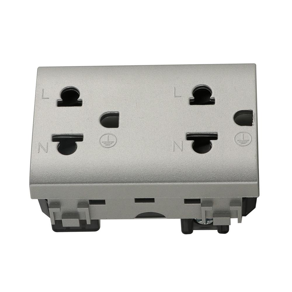 เต้ารับคู่ 3 ขา BTICINO SNT4185 สีเงิน