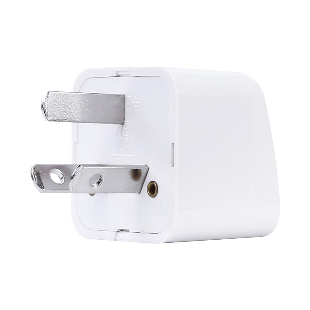 ปลั๊กแปลงขา 3 ขาแบน ( 1 ขาเป็นขากราวด์ ) TOSHINO UNIVERSAL PS-18AU สีขาว