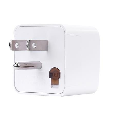 ปลั๊กแปลง 3 ขาแบน (2 ขาแบน 1 ขากลมเป็นขากราวด์) TOSHINO FS-18B สีขาว_1