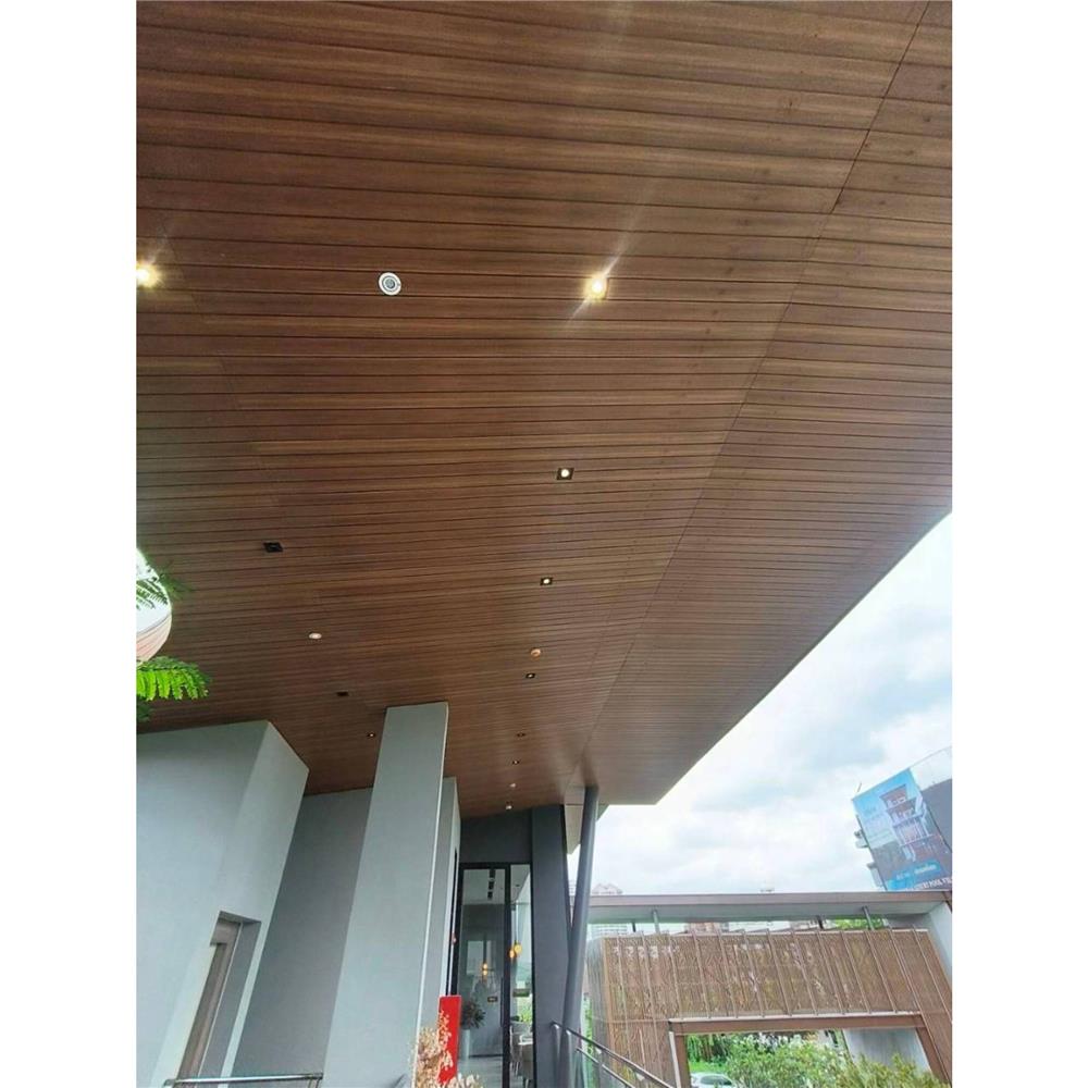 ไม้ระแนง ตกแต่งฝ้า CONWOOD 4 นิ้ว 10X300X1.1 ซม. สีขาวงาช้าง