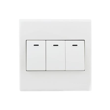 ชุดสวิตช์ 1 ทาง 3 ช่อง PANASONIC BSW 1301 สีขาว