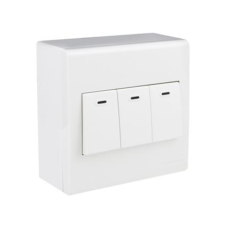 ชุดสวิตช์ 1 ทาง 3 ช่อง PANASONIC BSW 1301 สีขาว_1