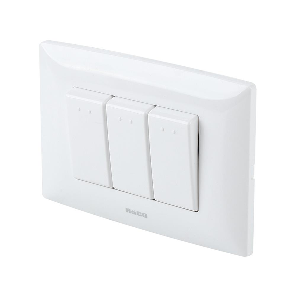 ชุดสวิตช์ 1 ทาง 3 ช่อง HACO AP-S31  สีขาว