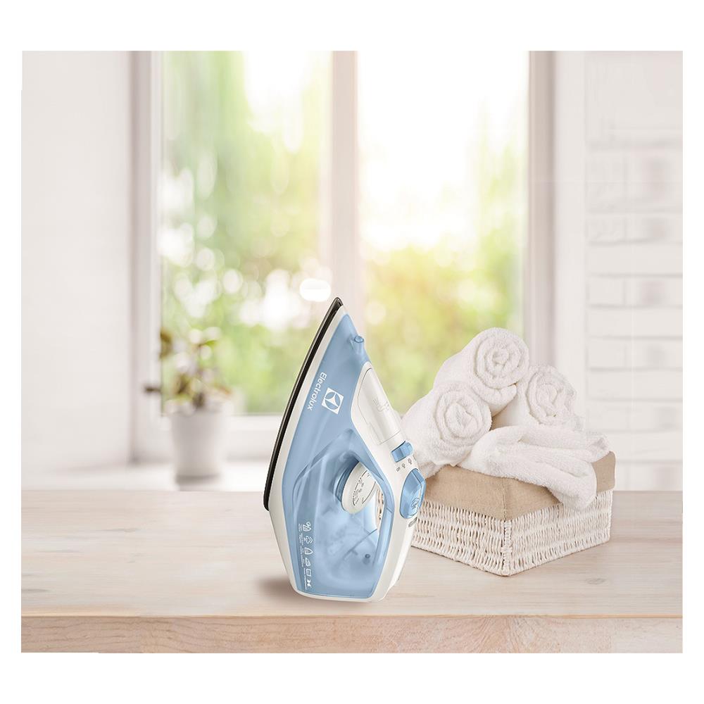 เตารีดไอน้ำ ELECTROLUX ESI4017 250มิลลิลิตร