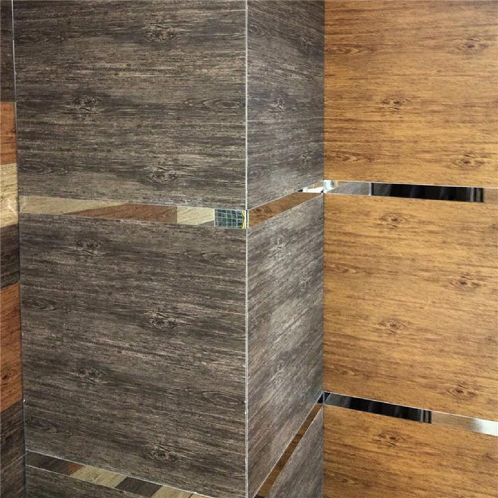 กรุยเชิงสเตนเลส DP BSC 402431 4 ซม. 2.4 ม. สีเงินเงา