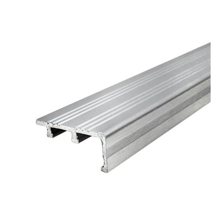 จมูกบันไดอะลูมิเนียม เกเตอร์ 45 มม. 2.1 ม. สีเงินปัดลาย