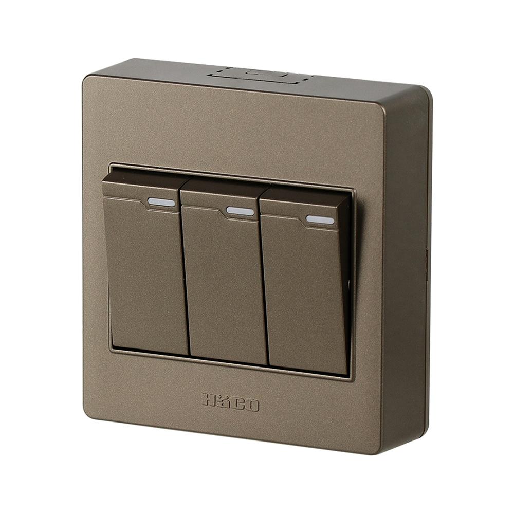 ชุดสวิตช์ 1 ทาง 3 ช่อง HACO M3N-S31-CC สีน้ำตาลดำ