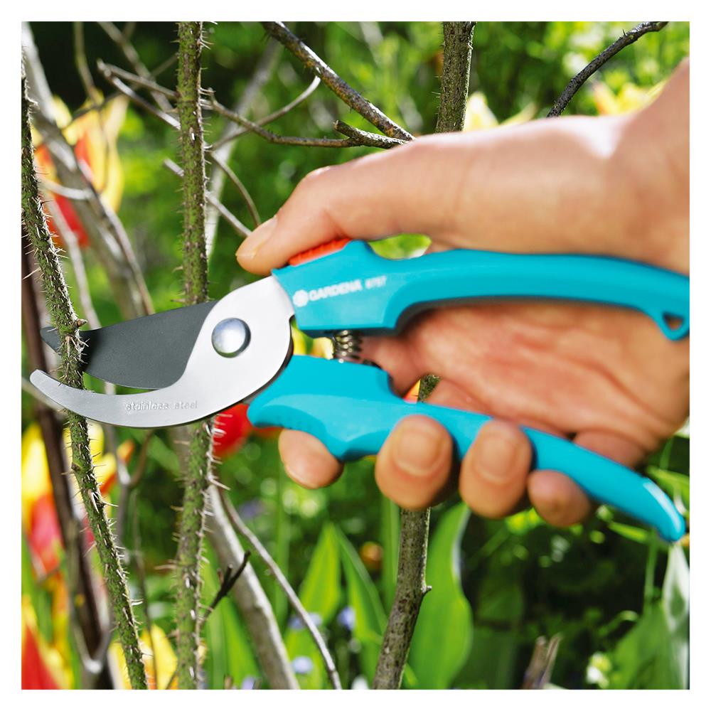 กรรไกรแต่งกิ่ง ปากโค้ง GARDENA 08754-30