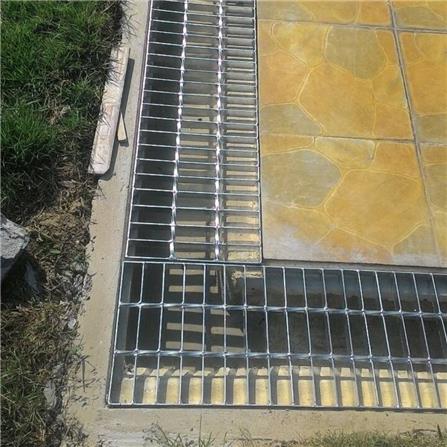 ตะแกรงรางน้ำเหล็ก MAE 25X100X2.5 ซม. หนา 3 มม._4