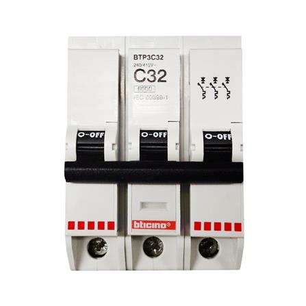 เซอร์กิตเบรกเกอร์ 32 แอมป์ 3 โพล 3 เฟส BTICINO รุ่น BTP