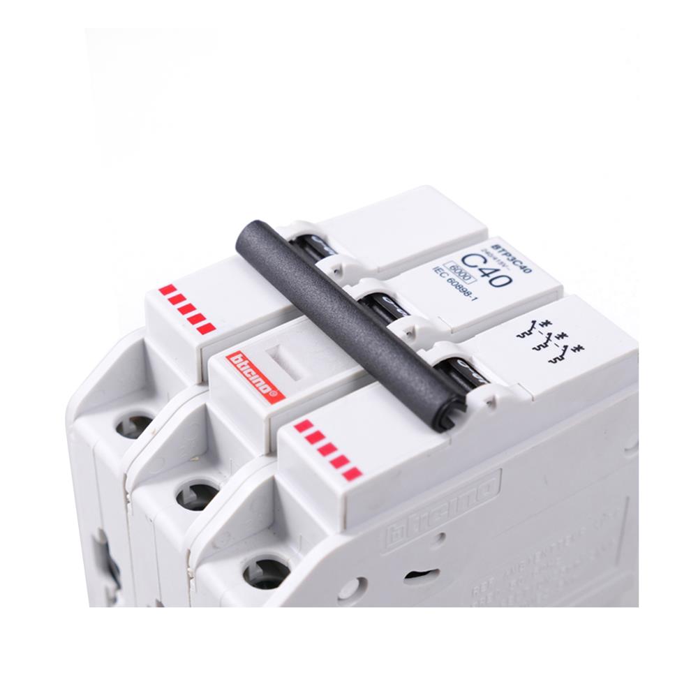 เซอร์กิตเบรกเกอร์ 3 โพล 3 เฟส BTICINO BTP3C40 40 แอมป์