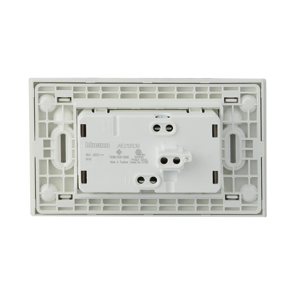 ชุดเต้ารับคู่ 3 ขา BTICINO SAE2125DBN สีขาว