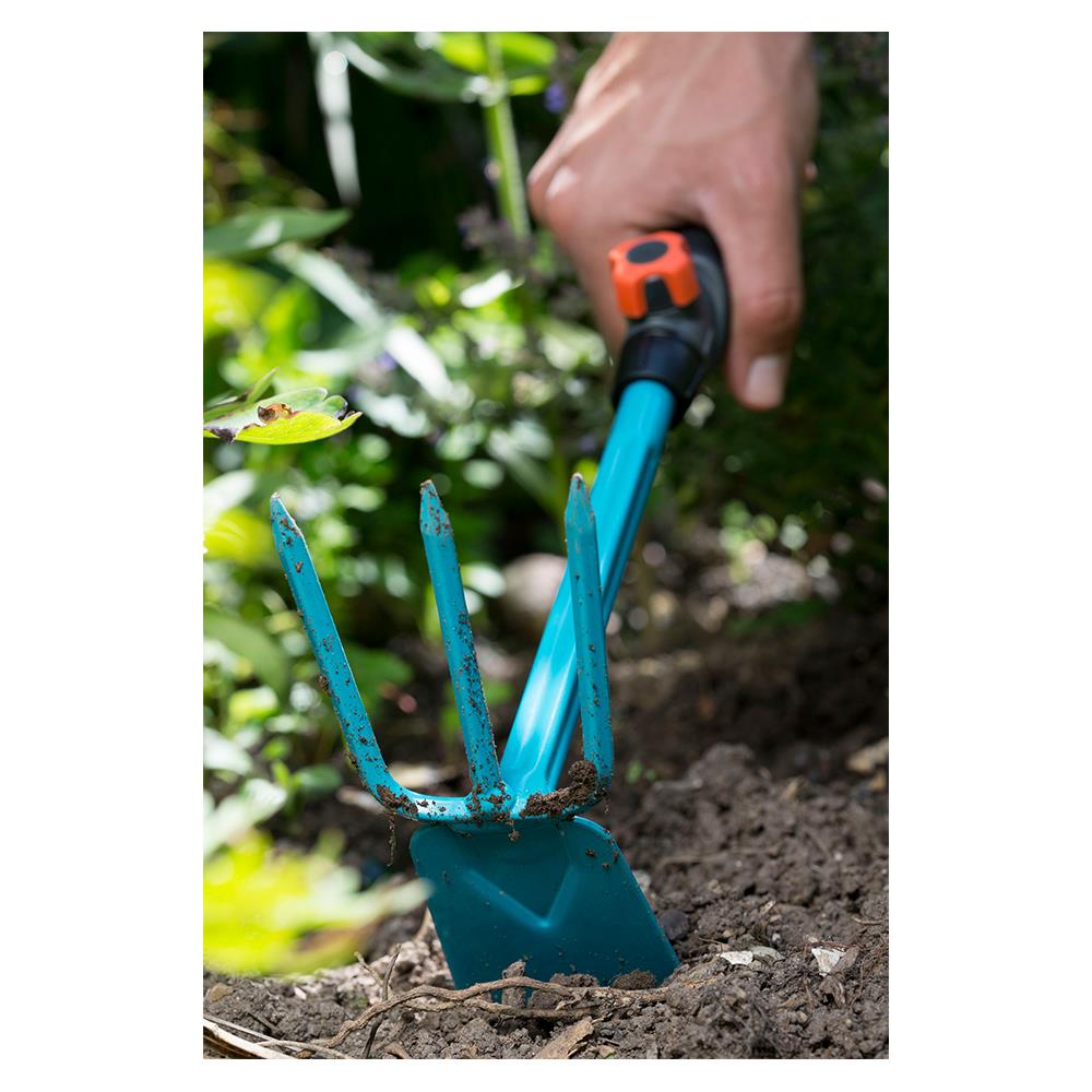 จอบมือ GARDENA 08915-20