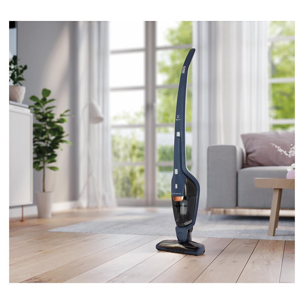 เครื่องดูดฝุ่นแบบด้าม ELECTROLUX ZB3513DB