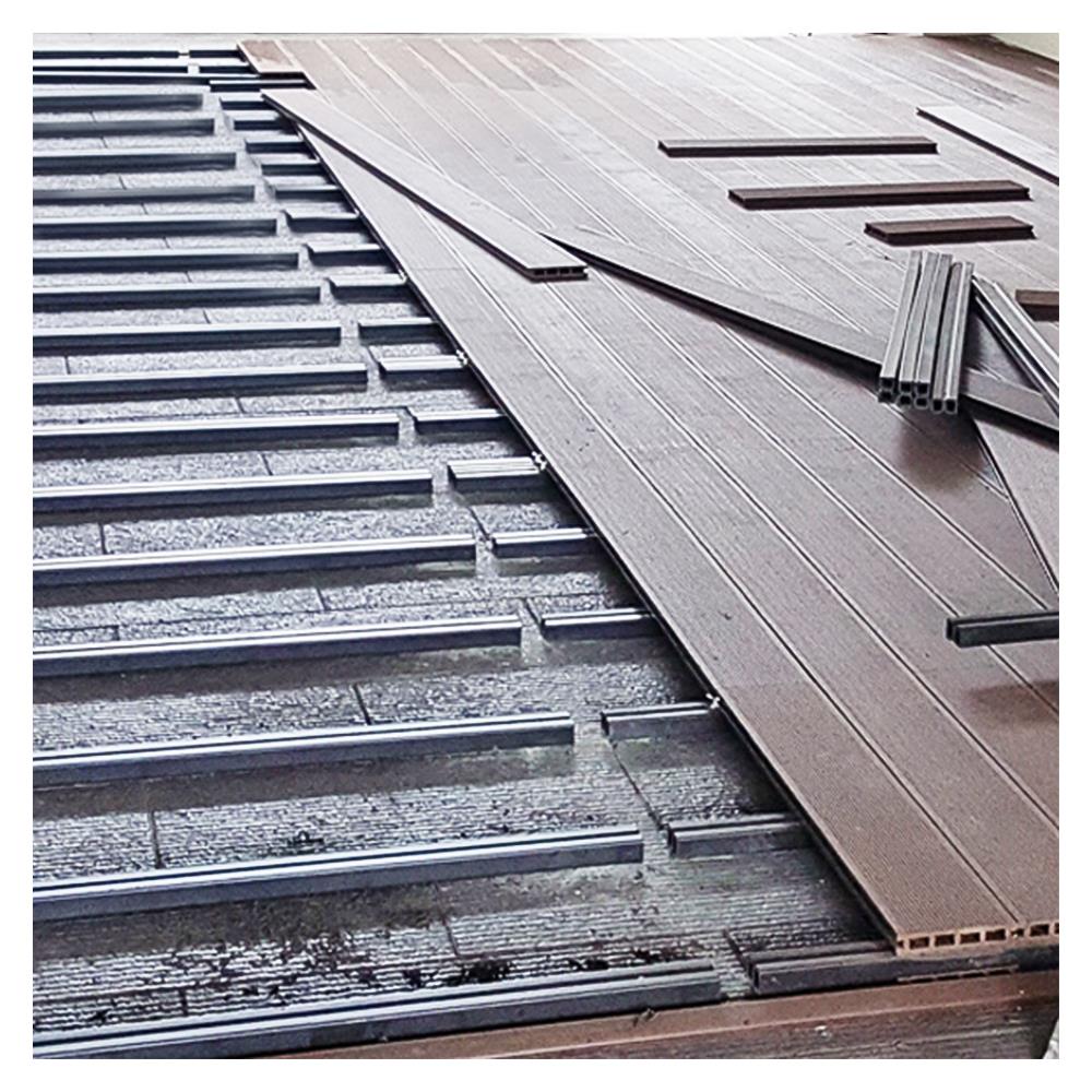 ไม้ตง WATSADUNIYOM แบบกลวง 5X3X220 ซม. สีดำ