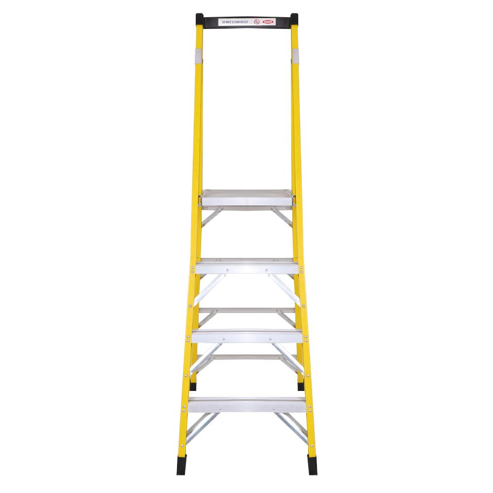 NON-CONDUCTIVE LADDER WITH HANDLE MATALL FGHP104S 4-STEP
