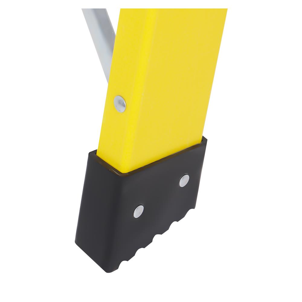 NON-CONDUCTIVE LADDER WITH HANDLE MATALL FGHP104S 4-STEP