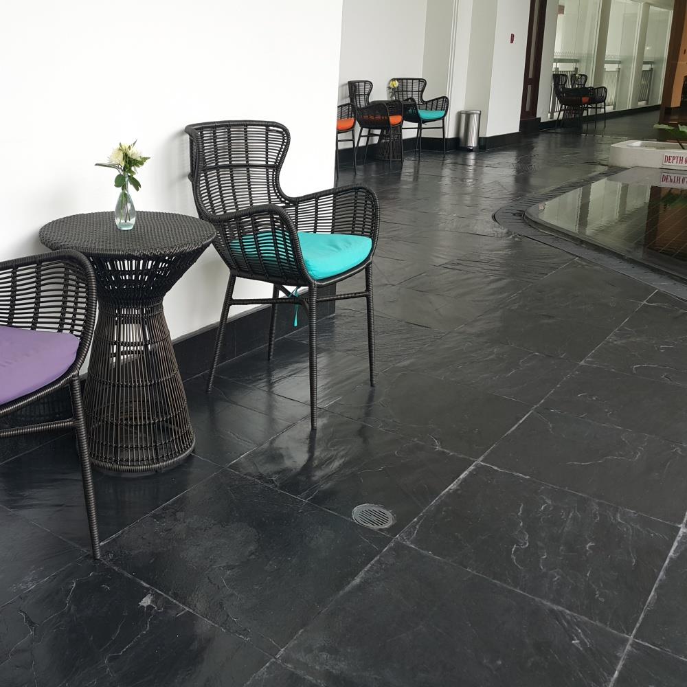 โต๊ะหวายเทียม MODERN OUTDOOR PLANTA สีแดง