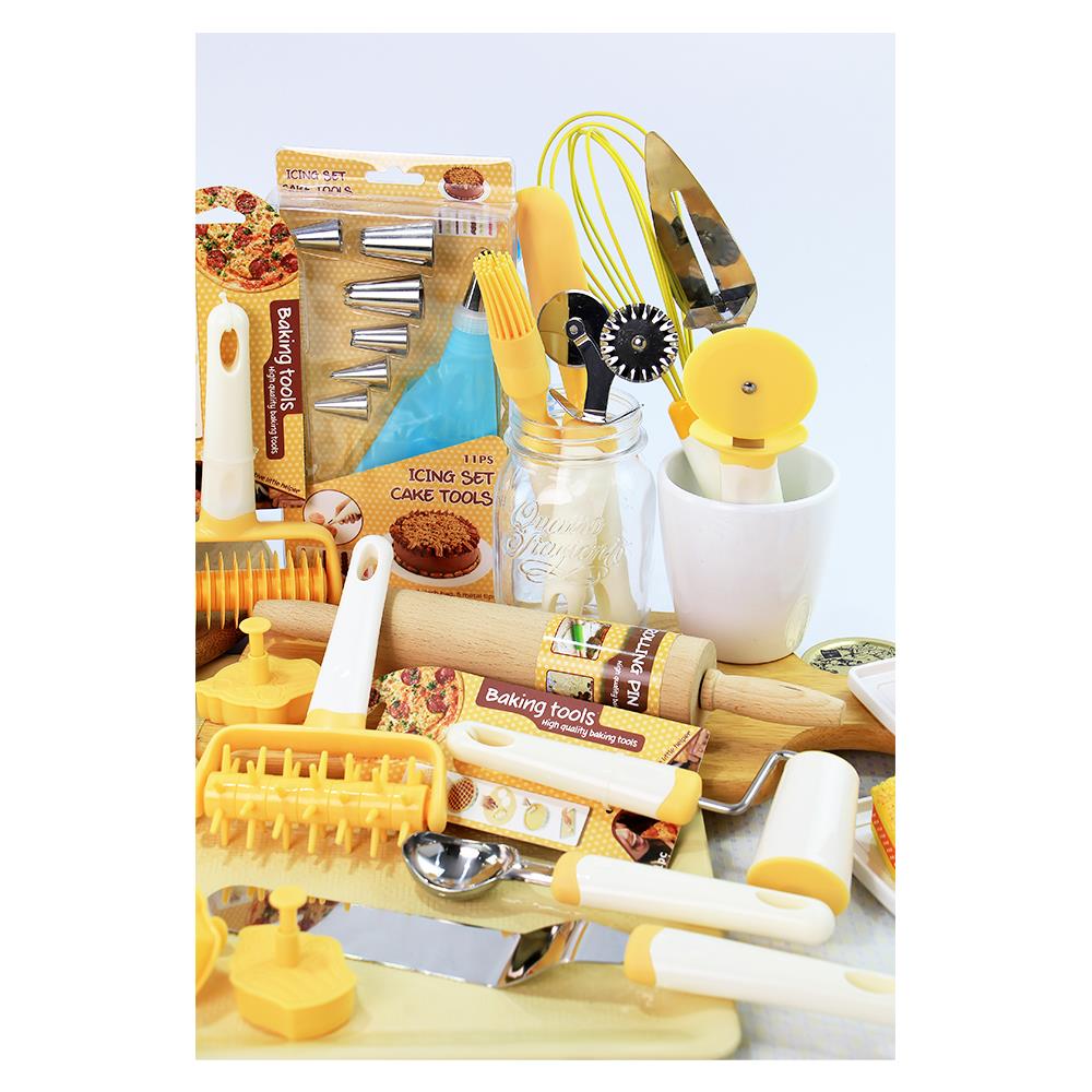 ชุดแต่งหน้าเค้ก PENGUIN KSA23 สีเหลือง แพ็ก 8 ชิ้น