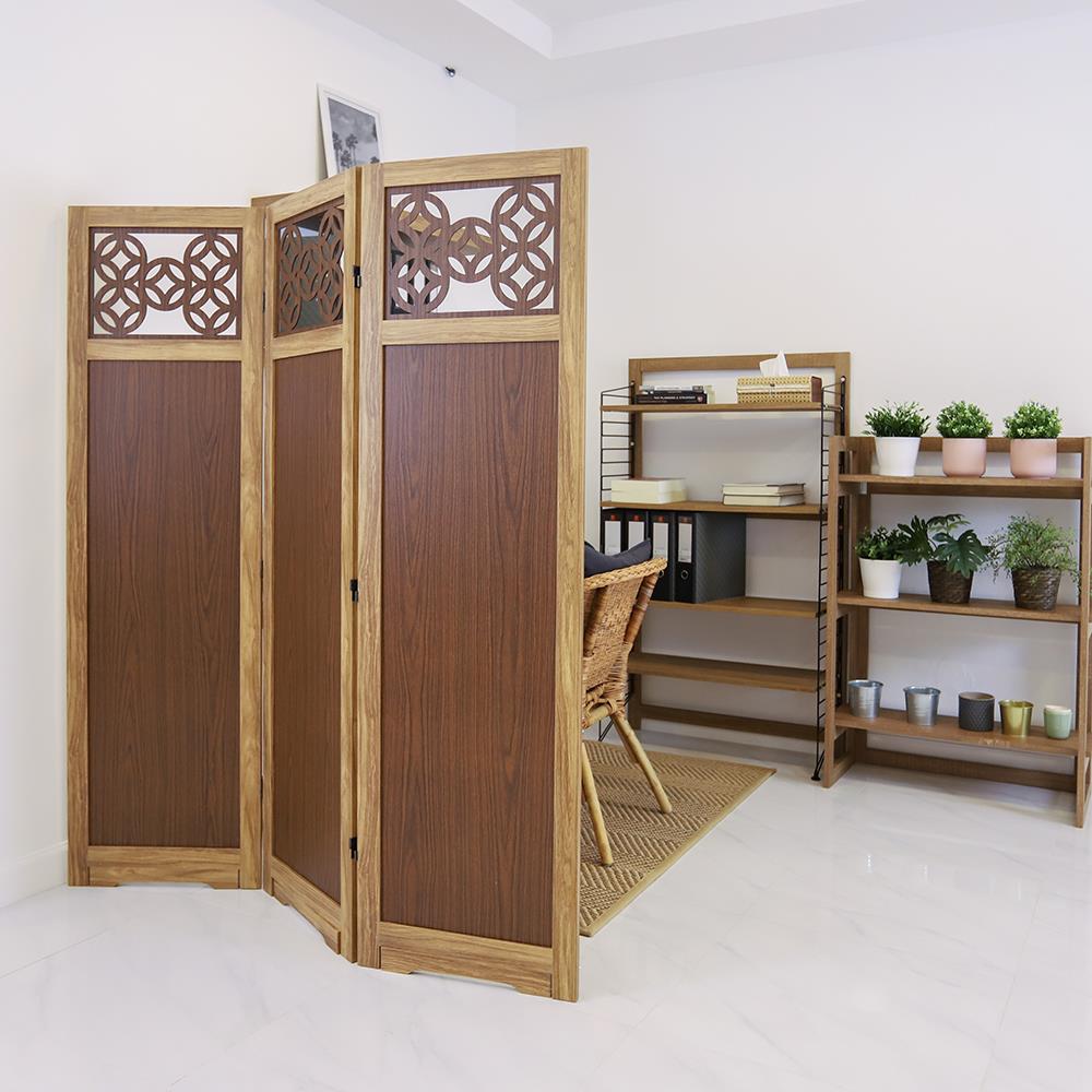 ฉากกั้นปรับฮวงจุ้ย 3 บานพับ FASTTECT ลวดลายฉลุเหรียญมงคล 5 เหรียญ สีลาเต้