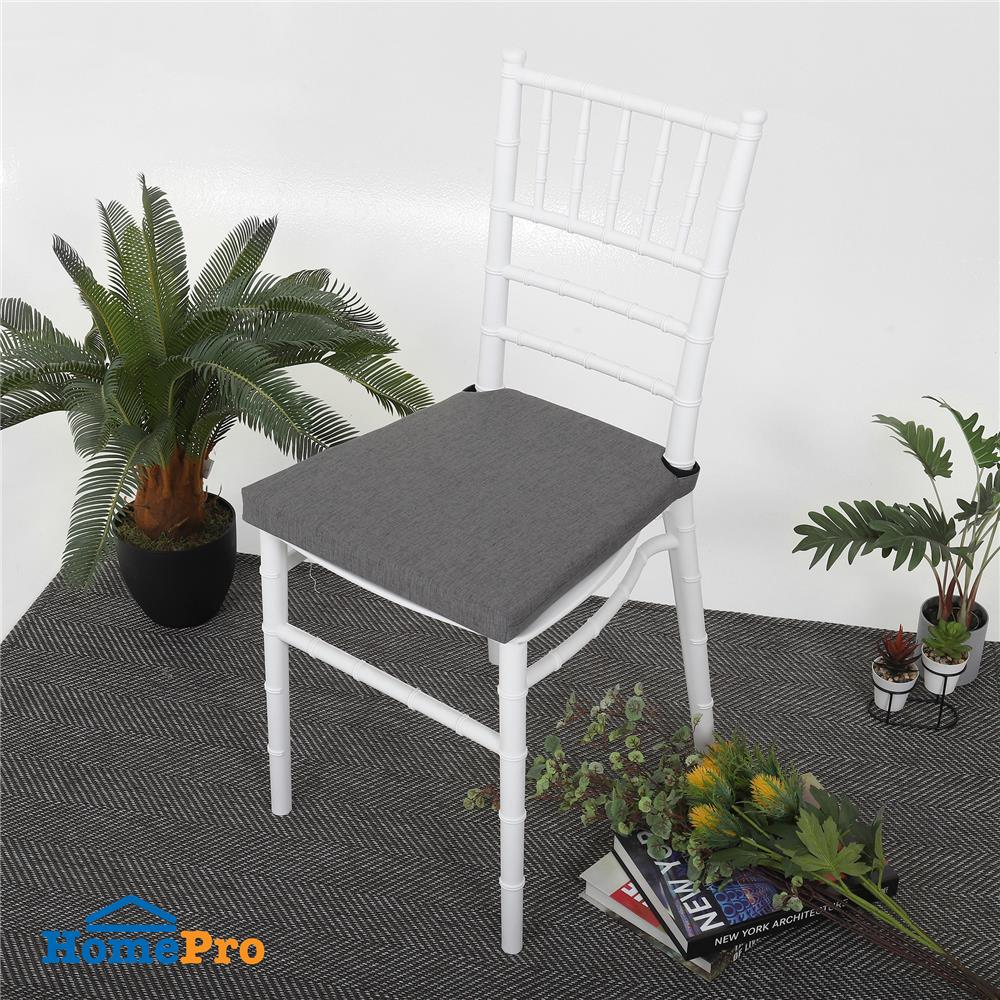 เบาะรองนั่ง HOME LIVING STYLE TRAPEZ 15x15 นิ้ว สีเทา