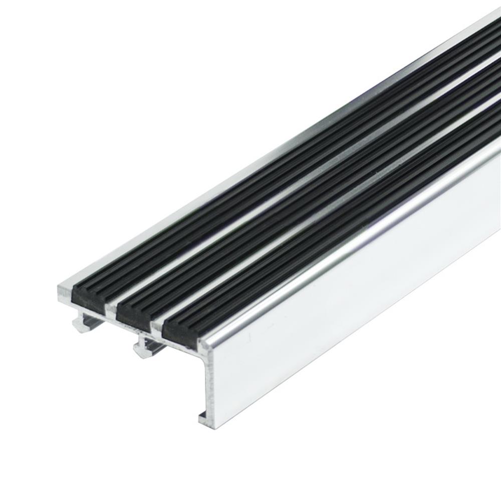 จมูกบันไดอะลูมิเนียม DP 5 ซม. 1.2ม. สีเงิน-เส้นพีวีซีดำ