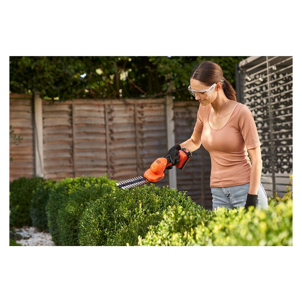 เครื่องตัดแต่งพุ่มไม้ไร้สาย (พร้อมแบตเตอรี่) BLACK&DECKER BCSS20D1-B1 20 โวลต์