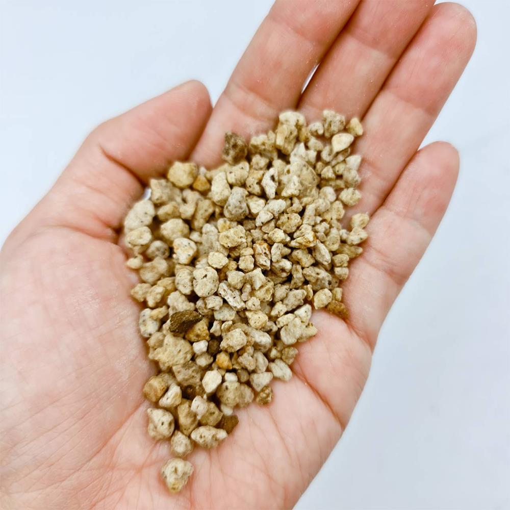 หินภูเขาไฟ 3-5 มม. คืนดี 4 ลิตร