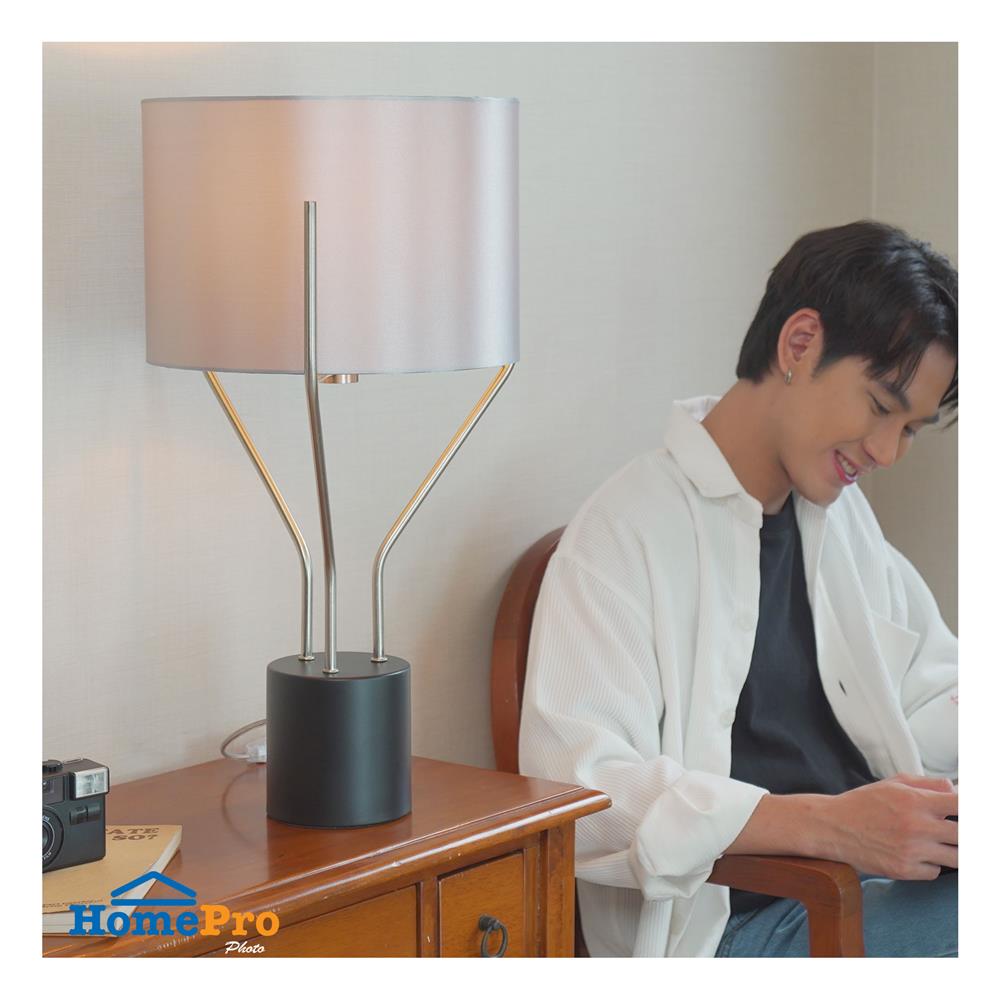 ไฟตั้งโต๊ะ CARINI MT5228NK สีเงิน/ดำ