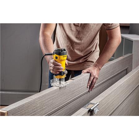 เครื่องเซาะร่อง STANLEY ST55-B1 550 วัตต์_4