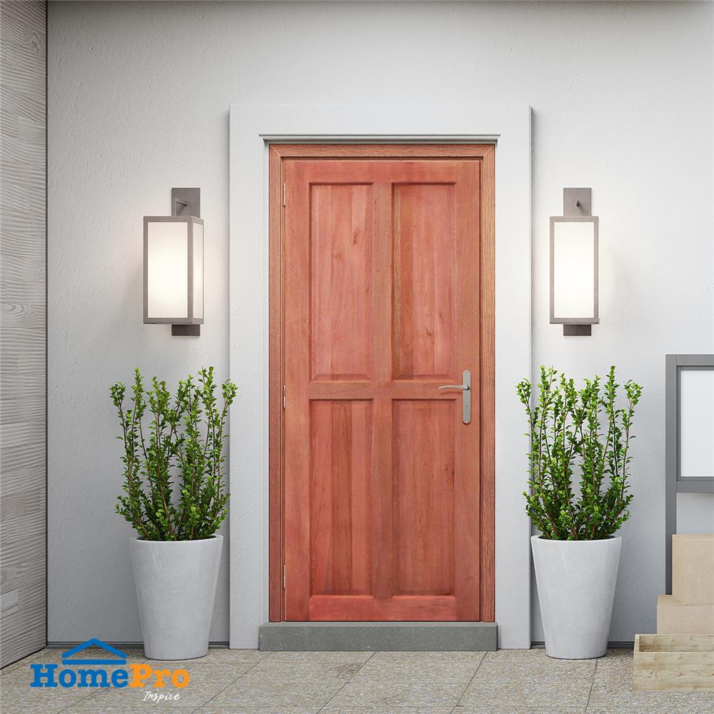 ประตูไม้เนื้อแข็ง&nbsp;AZLE&nbsp;4 ฟักตั้ง 80X200 ซม. ไม่เจาะลูกบิด