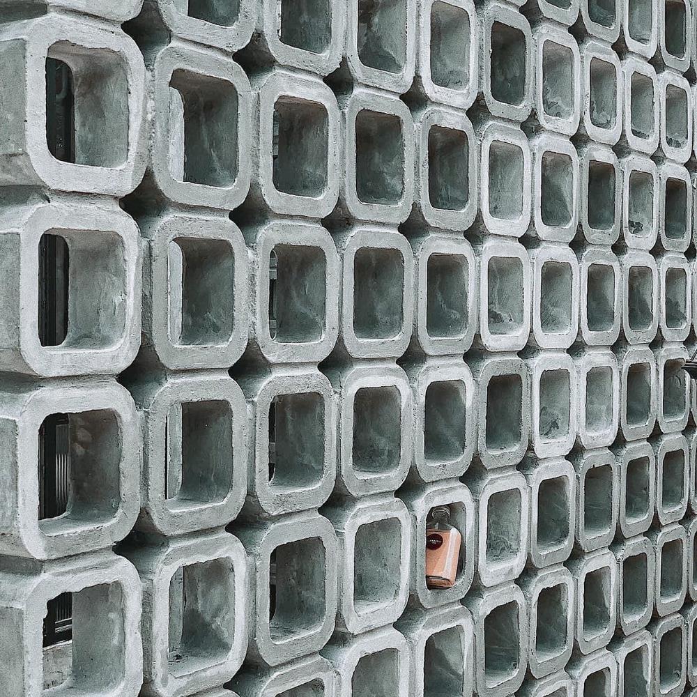 บล็อกช่องลม VBLOCK ลายสี่เหลี่ยมมุมโค้ง 19x19x9 ซม.