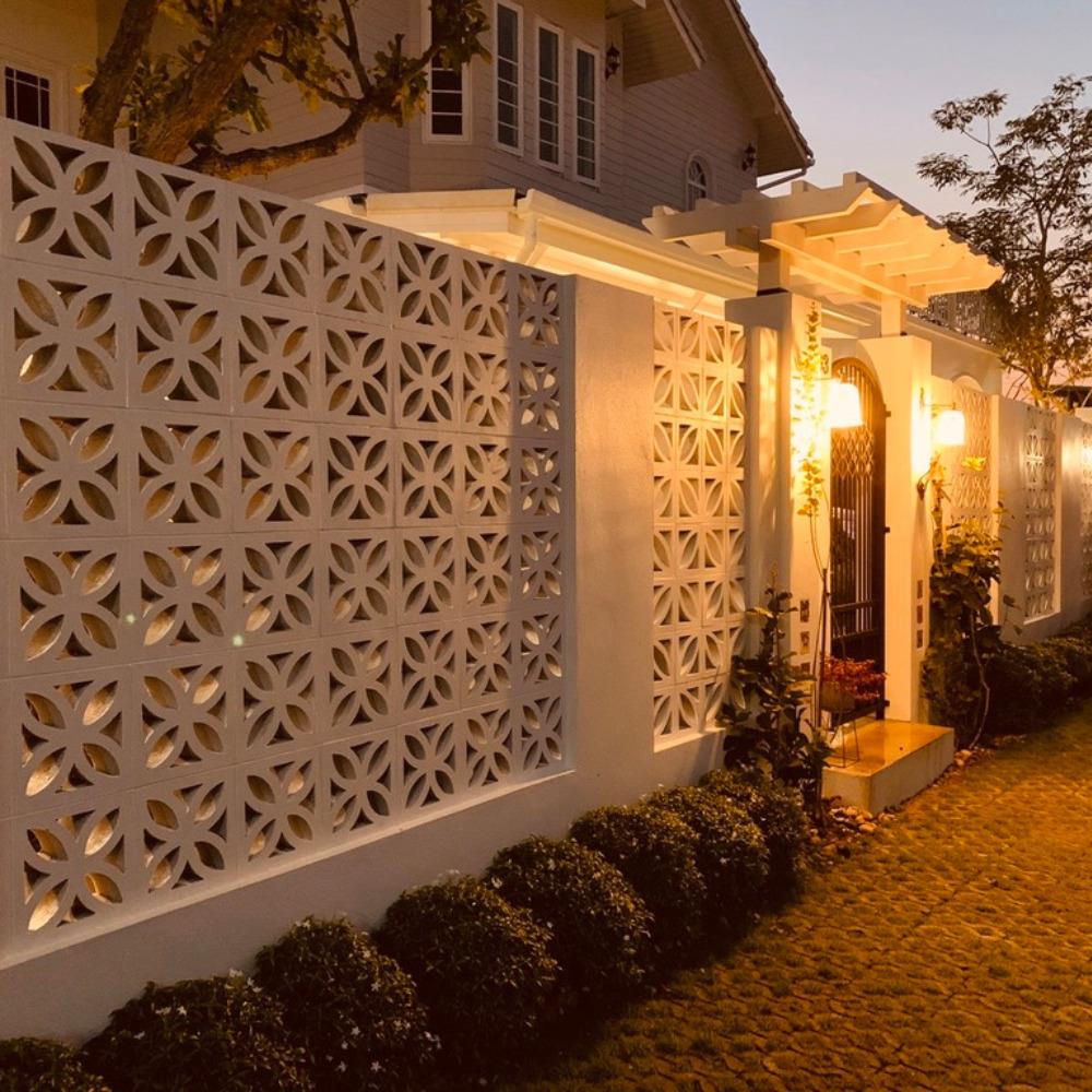 บล็อกช่องลม VBLOCK ลายดอกหญ้า 19x19x9 ซม.