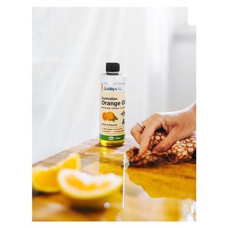 น้ำยาทำความสะอาดและเคลือบเงาไม้ ORANGE OIL GILLY'S 250 มล._1