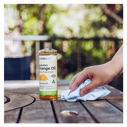 น้ำยาทำความสะอาดและเคลือบเงาไม้ ORANGE OIL GILLY'S 250 มล._2