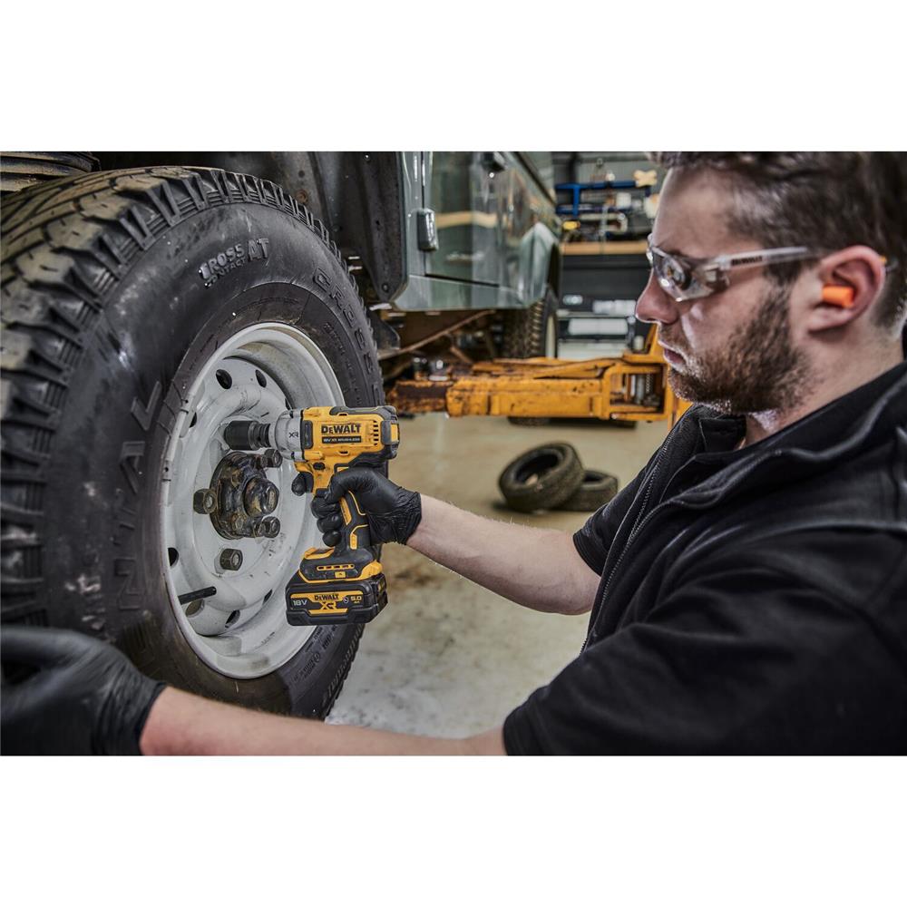 บล็อกกระแทกไร้สาย (พร้อมแบตเตอรี่) DEWALT DCF891P1T-B1 20 โวลต์