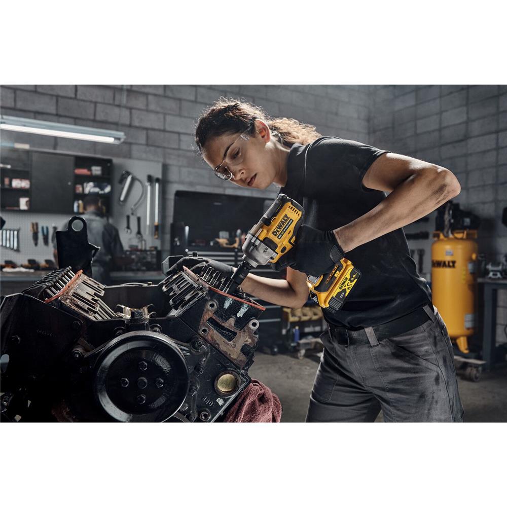 บล็อกกระแทกไร้สาย (พร้อมแบตเตอรี่) DEWALT DCF891P1T-B1 20 โวลต์