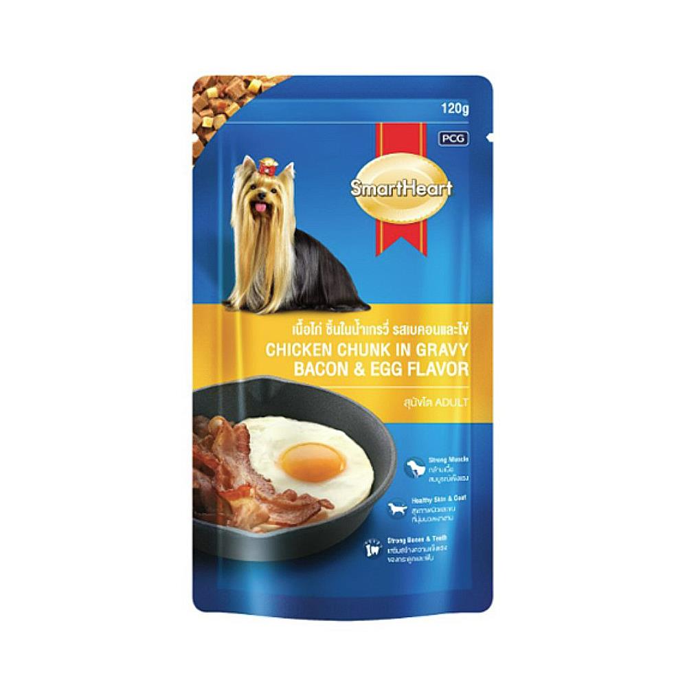 อาหารเปียกสุนัข SMARTHEART ADULT รสเนื้อไก่ชิ้นน้ำเกรวี่เบคอนและไข่ 120 ก.