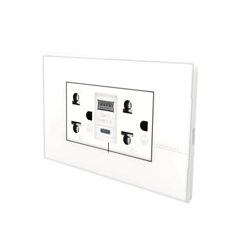 ชุดเต้ารับคู่ 3 ขา พร้อมที่ชาร์จ USB และ Type C BTICINO AE4185AC สีขาว