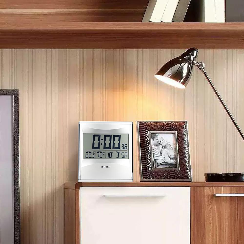 นาฬิกาตั้งโต๊ะดิจิทัล RHYTHM LCW011NR19 8X8.5 นิ้ว สีเงิน