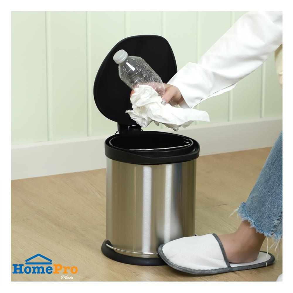 ถังขยะเหยียบกลม ACCO GENTLY 5 ลิตร สีเงิน