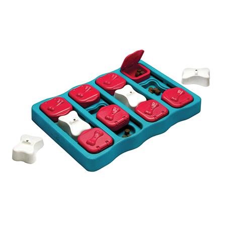 ของเล่นฝึกทักษะสุนัข OUTWARD HOUND DOG BRICK