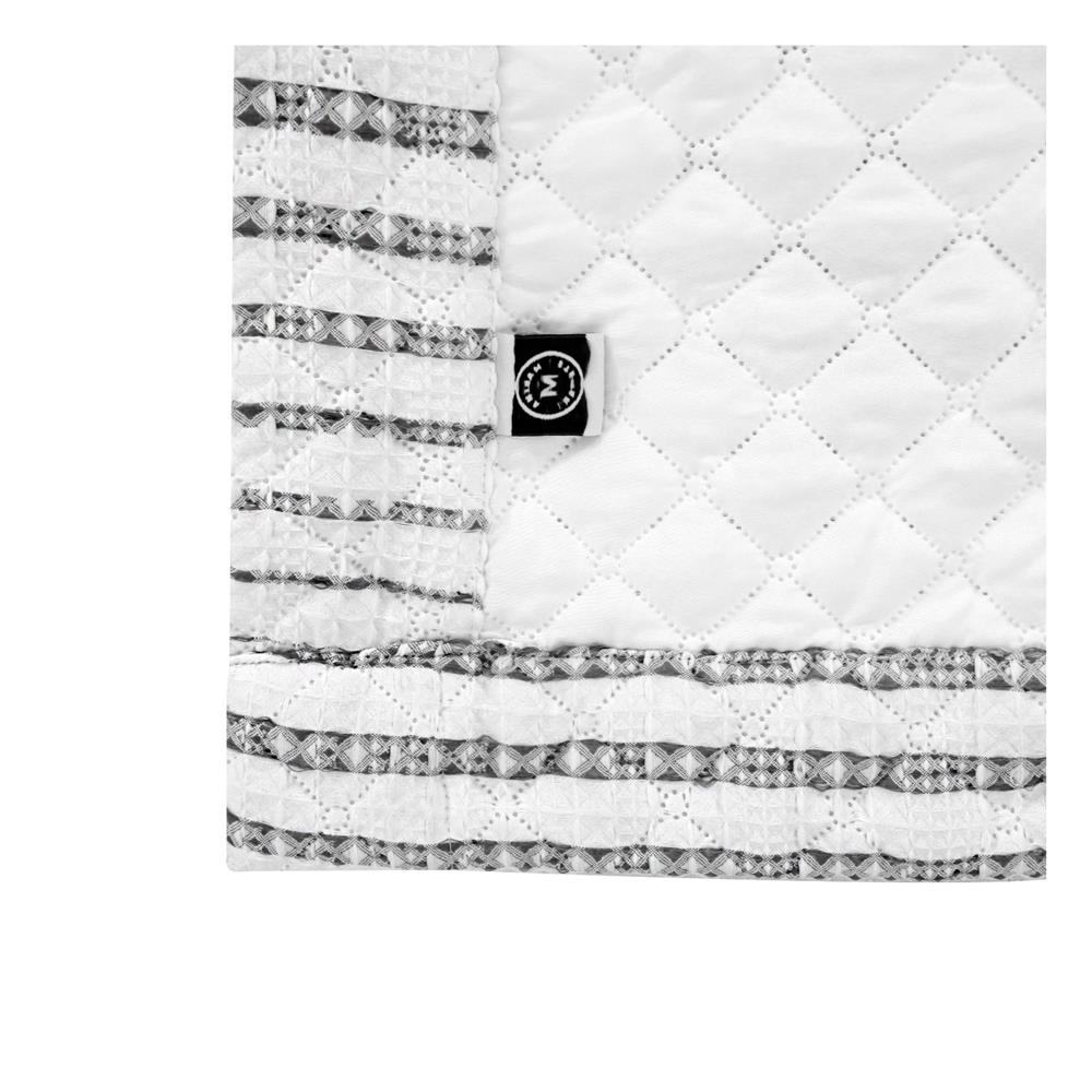 ผ้าคลุมเตียง 6 ฟุต HOME LIVING STYLE GREYSON สี WHITE STRIPE