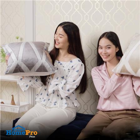 หมอนอิง HOME LIVING STYLE MONIQUE 18X18 นิ้ว สีเทา_4