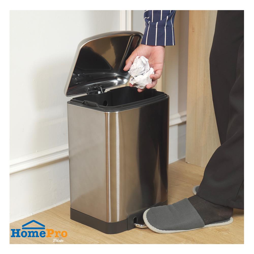 ถังขยะเหยียบเหลี่ยม ACCO GENTLE CLOSE 12 ลิตร สีเงิน