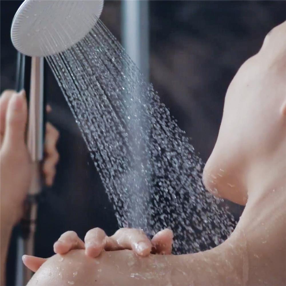 ฝักบัวเฉพาะหัวพร้อมฟิลเตอร์ KUDOS TUBU สีขาว