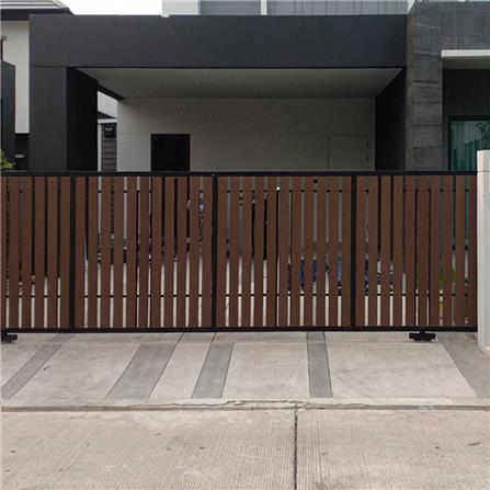 ไม้ระแนง WPC แบบตัน WATSADUNIYOM 9.0x1.3x300 ซม. สีน้ำตาลช็อกโกแลต_1