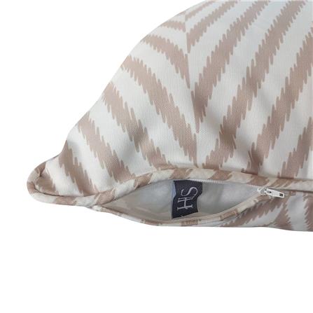 หมอนอิง HOME LIVING STYLE ZILY 24X24 นิ้ว สีทอง_3