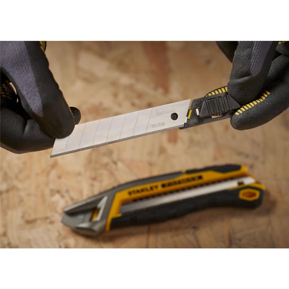 ใบมีดคัตเตอร์ STANLEY FATMAX 18 มม. 5 ใบ